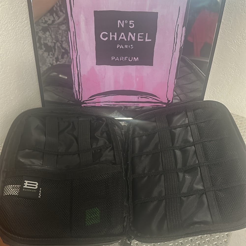 BAGSMART Electronics Travel Organizer Case - EUC - Picture 2 of 6